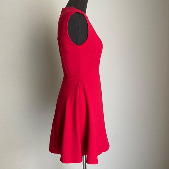 French Connection sz 4 Sleeveless Boat neck fit flare sheath mini dress - Picture 5 of 11